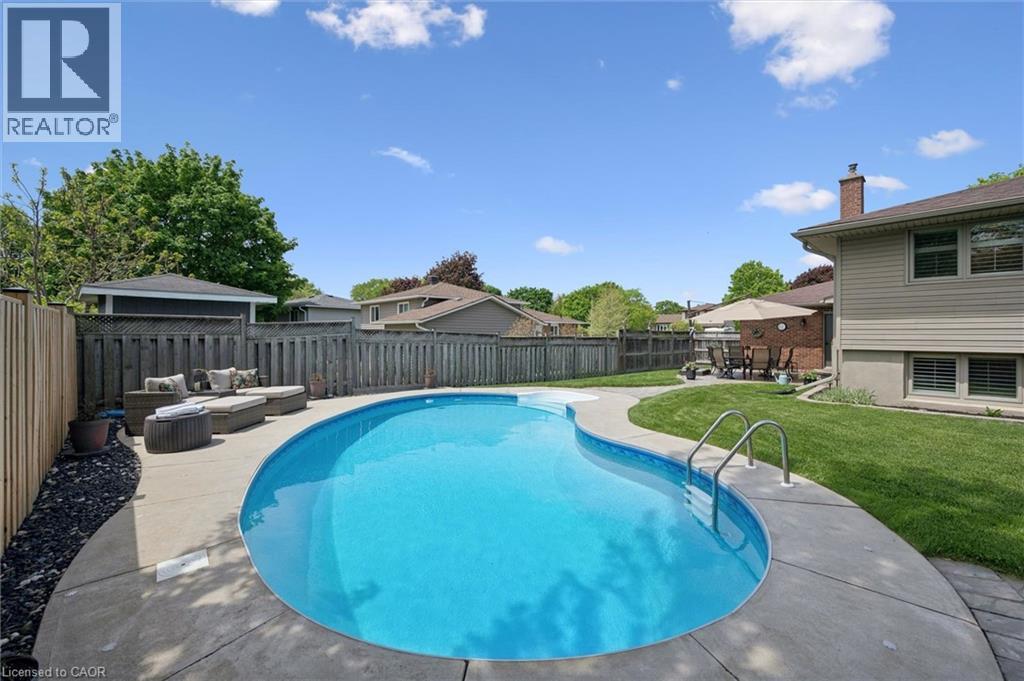 225 Foxhunt Road, Waterloo, Ontario N2K 2R8 - Photo 34 - 40833167