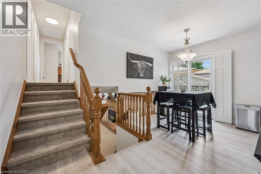 225 Foxhunt Road, Waterloo, Ontario N2K 2R8 - Photo 8 - 40833167