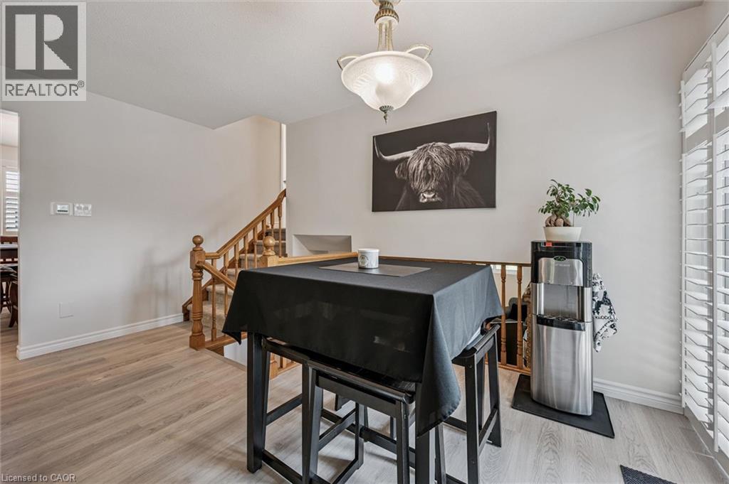 225 Foxhunt Road, Waterloo, Ontario N2K 2R8 - Photo 9 - 40833167