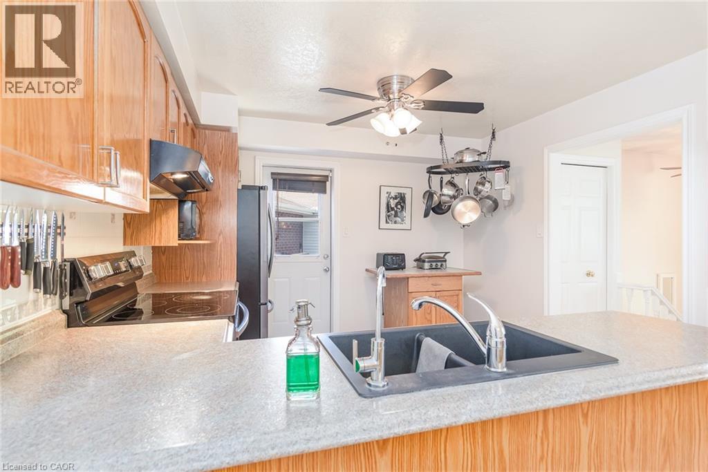 82 Old Huron Court, Kitchener, Ontario  N2L 1L7 - Photo 14 - 40832711