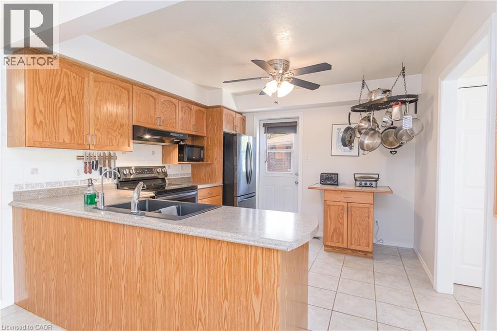 82 Old Huron Court, Kitchener, Ontario  N2L 1L7 - Photo 15 - 40832711