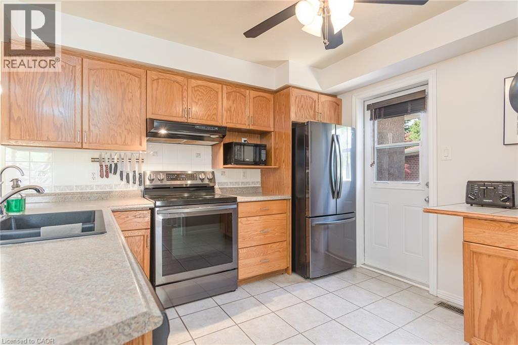82 Old Huron Court, Kitchener, Ontario  N2L 1L7 - Photo 16 - 40832711