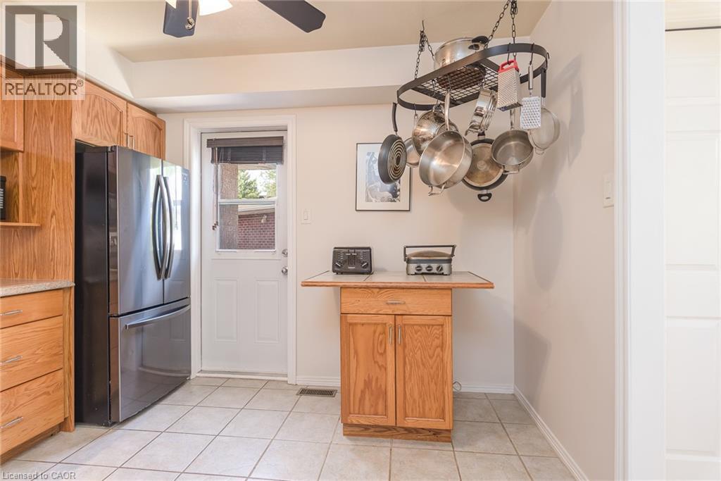 82 Old Huron Court, Kitchener, Ontario  N2L 1L7 - Photo 19 - 40832711
