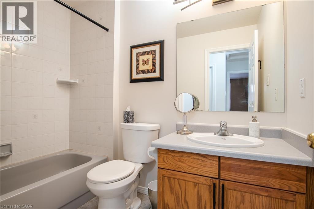 82 Old Huron Court, Kitchener, Ontario  N2L 1L7 - Photo 22 - 40832711