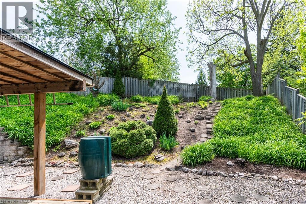 82 Old Huron Court, Kitchener, Ontario  N2L 1L7 - Photo 41 - 40832711