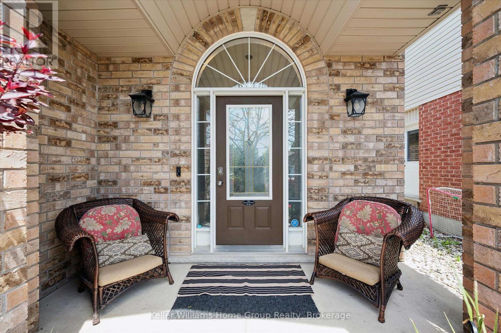 27 Davis Street, Guelph (Grange Road), Ontario  N1E 0A2 - Photo 4 - X13206958