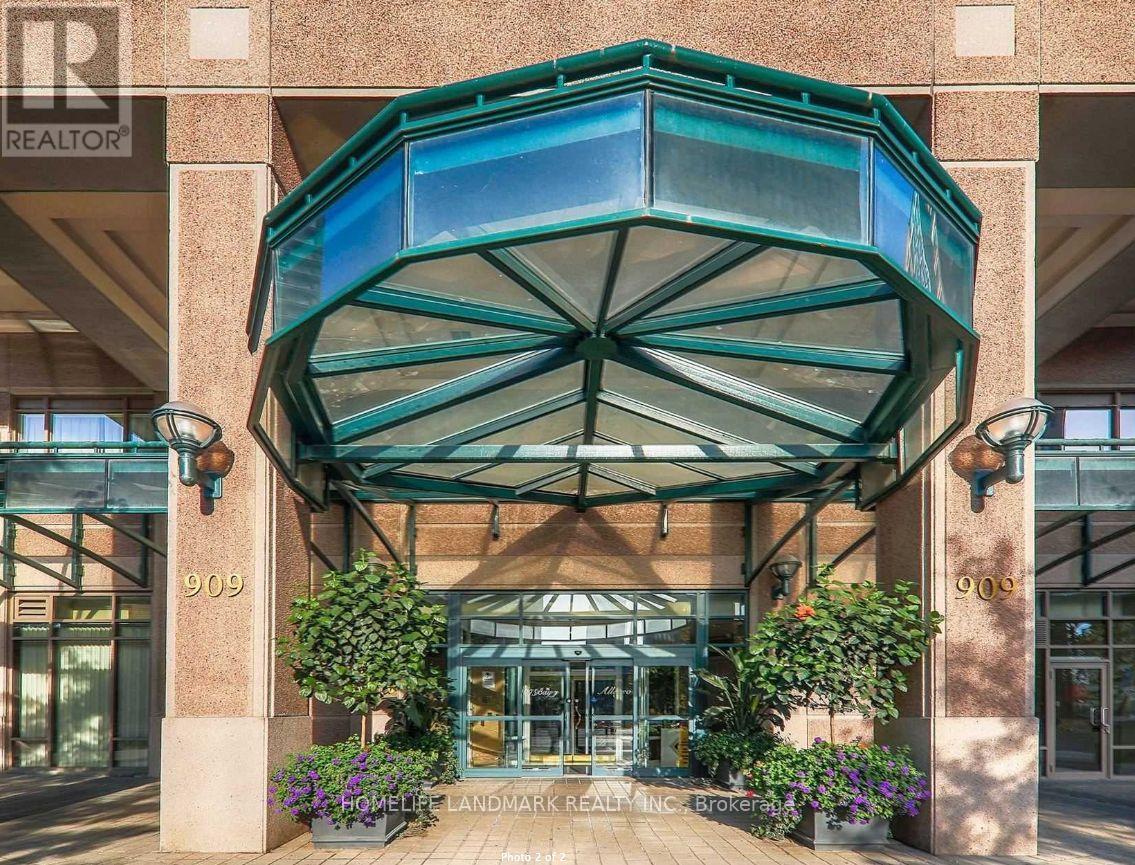 1204 - 909 Bay Street, Toronto, Ontario  M5S 3G2 - Photo 2 - C13207014