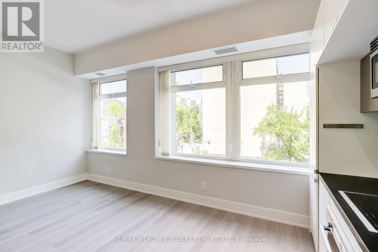 328 - 111 St Clair Avenue W, Toronto, Ontario  M4V 1N5 - Photo 11 - C13207032