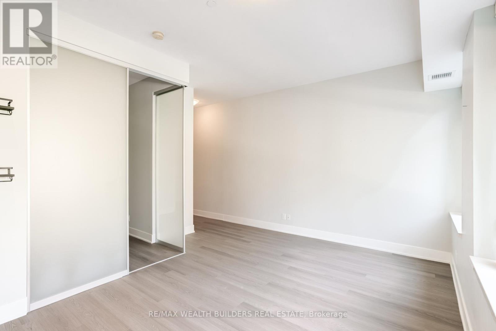 328 - 111 St Clair Avenue W, Toronto, Ontario  M4V 1N5 - Photo 14 - C13207032