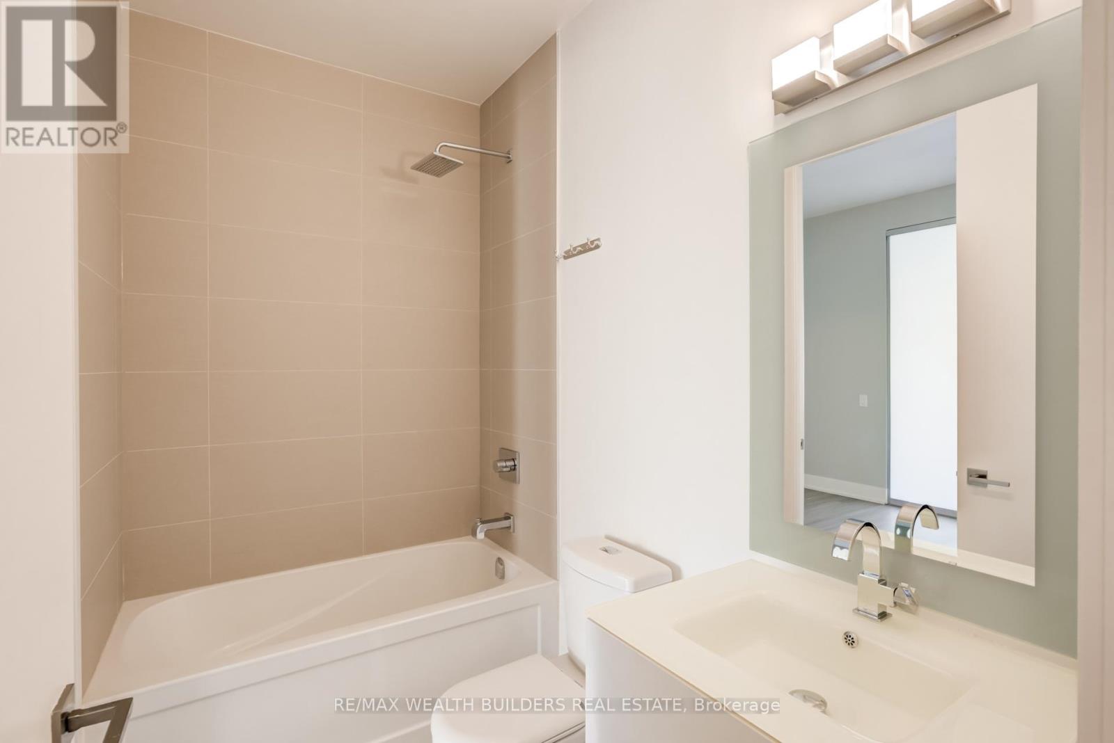 328 - 111 St Clair Avenue W, Toronto, Ontario  M4V 1N5 - Photo 19 - C13207032