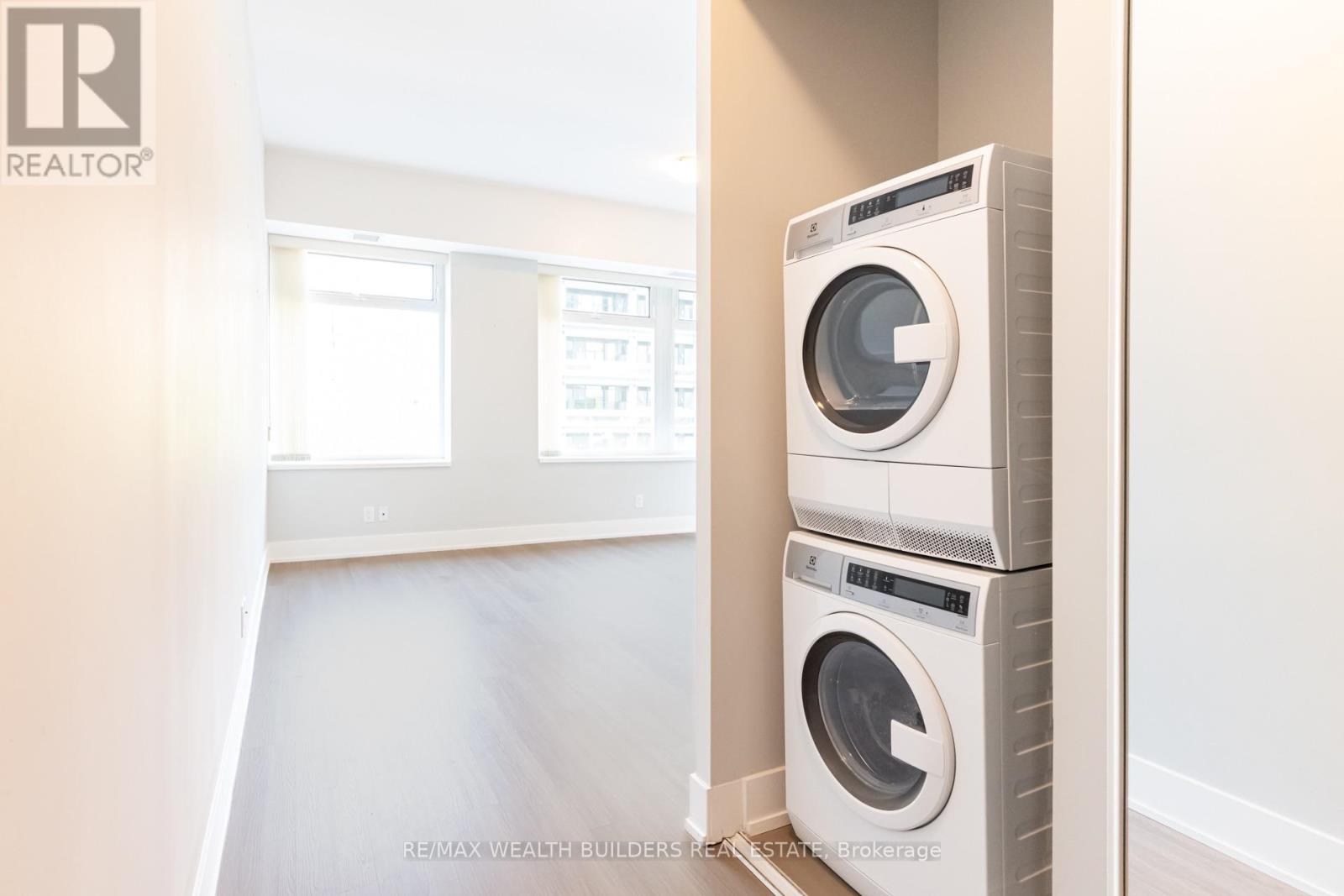 328 - 111 St Clair Avenue W, Toronto, Ontario  M4V 1N5 - Photo 23 - C13207032