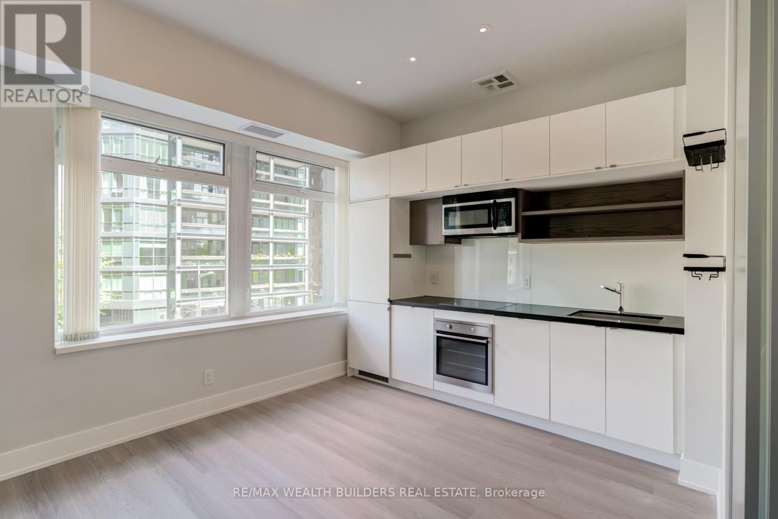 328 - 111 St Clair Avenue W, Toronto, Ontario  M4V 1N5 - Photo 9 - C13207032