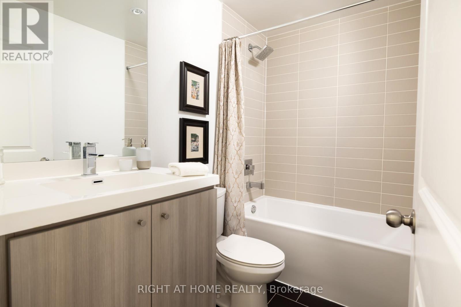 1912 - 105 George Street E, Toronto, Ontario  M5A 2N4 - Photo 18 - C13207108