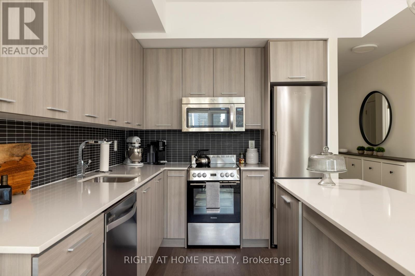 1912 - 105 George Street E, Toronto, Ontario  M5A 2N4 - Photo 4 - C13207108