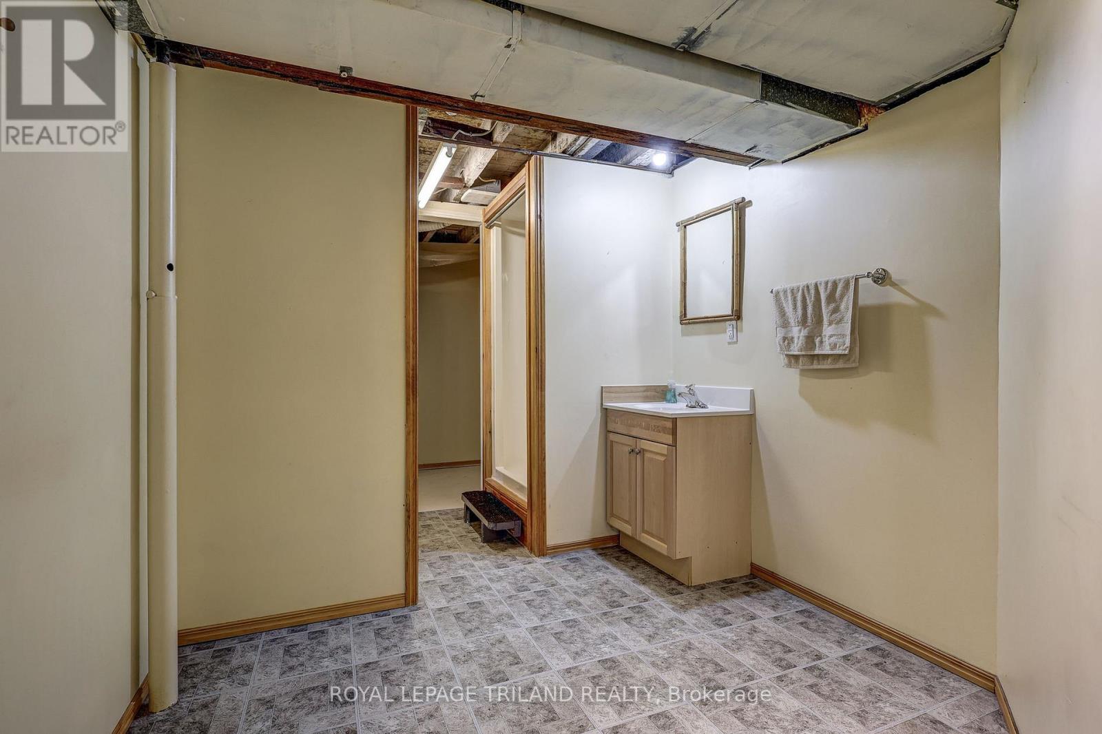 24 Isabel Street, St. Thomas, Ontario  N5R 3J7 - Photo 40 - X13207072