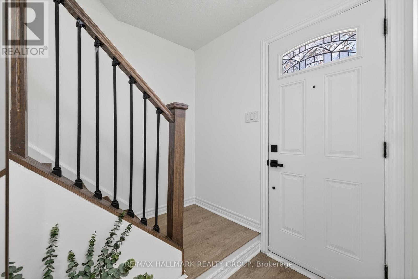 226 Old Colony Road, Ottawa, Ontario  K2L 1M7 - Photo 3 - X13206936