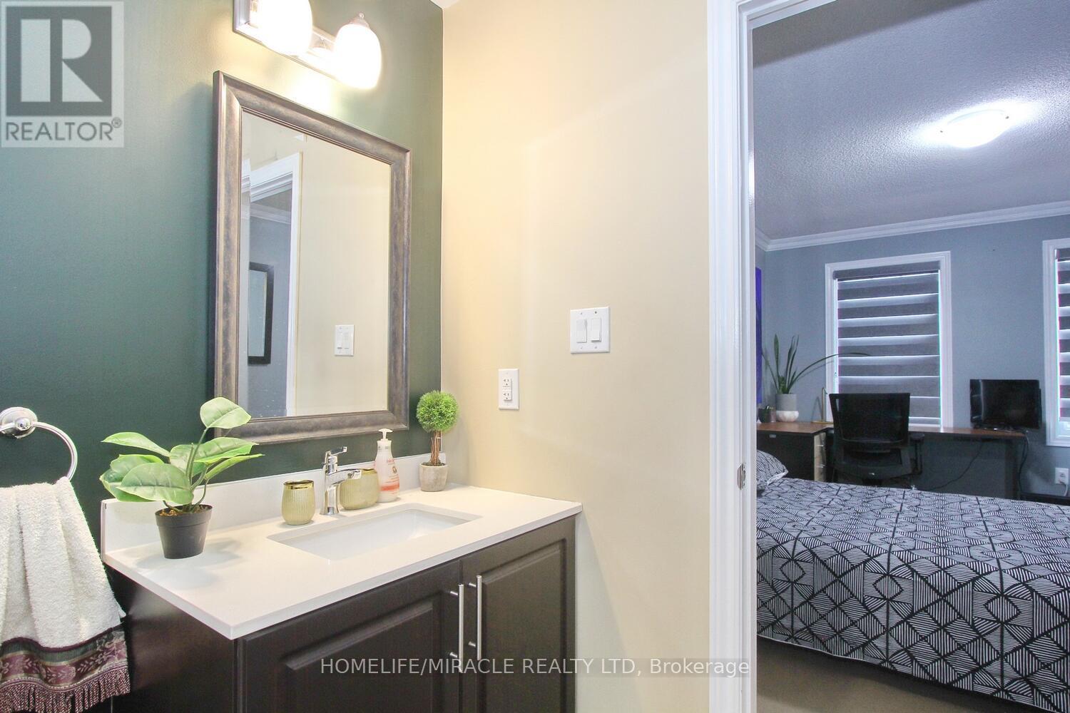11 Bluffmeadow Street, Brampton, Ontario  L6P 3K3 - Photo 39 - W12789410