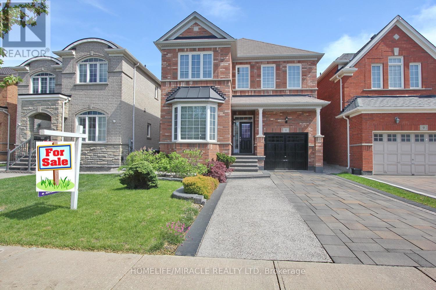 11 Bluffmeadow Street, Brampton, Ontario  L6P 3K3 - Photo 1 - W12789410