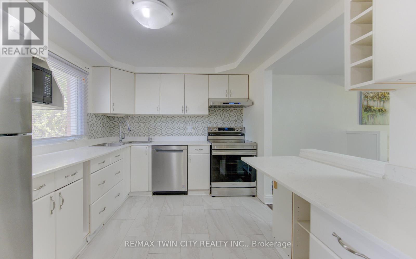 32 Enfield Drive, Cambridge, Ontario  N1P 1A5 - Photo 6 - X13205778