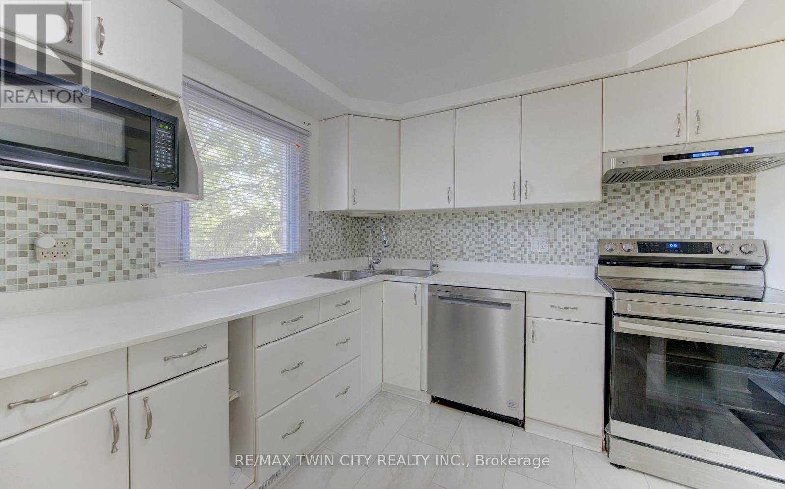 32 Enfield Drive, Cambridge, Ontario  N1P 1A5 - Photo 7 - X13205778