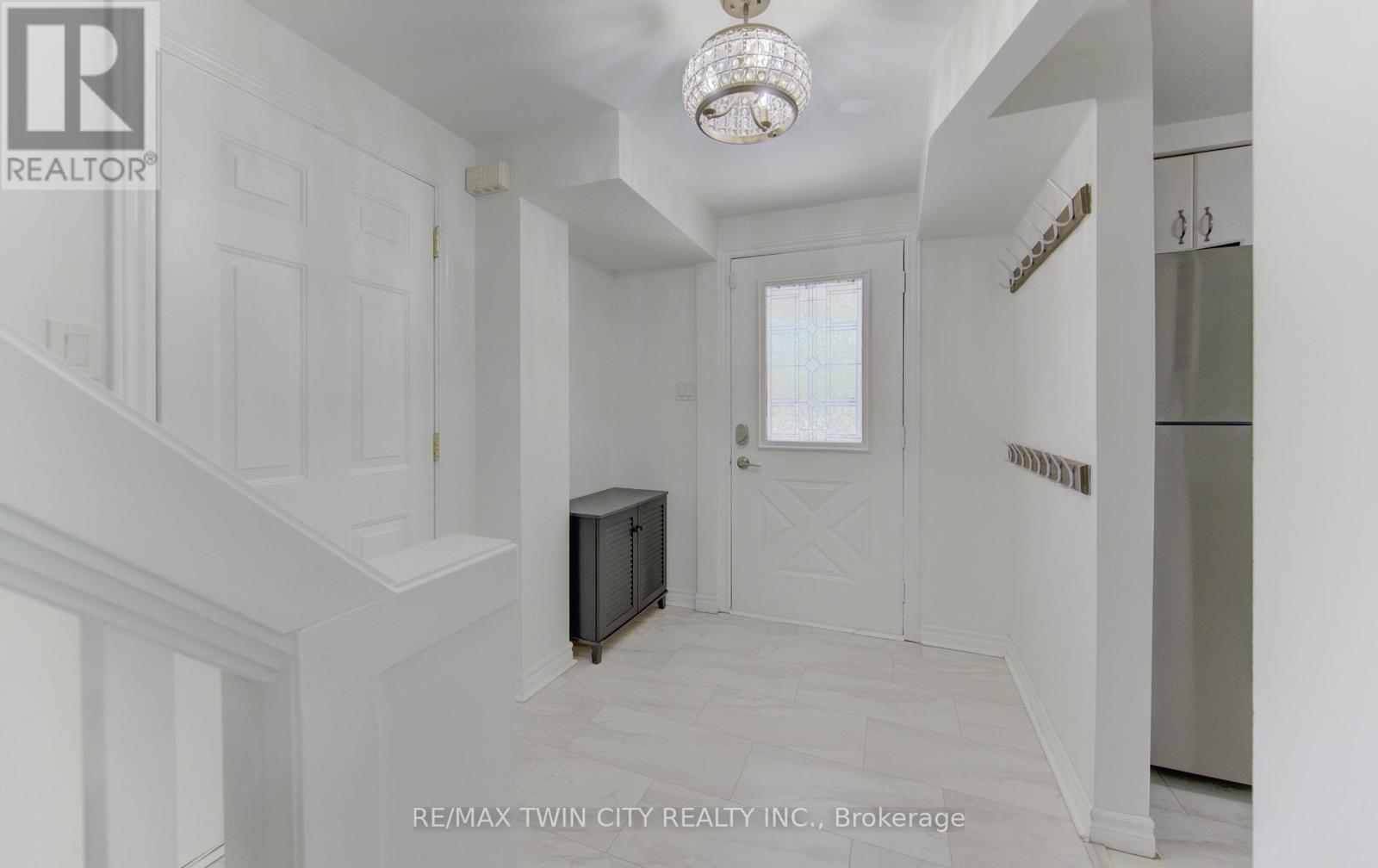 32 Enfield Drive, Cambridge, Ontario  N1P 1A5 - Photo 4 - X13205778