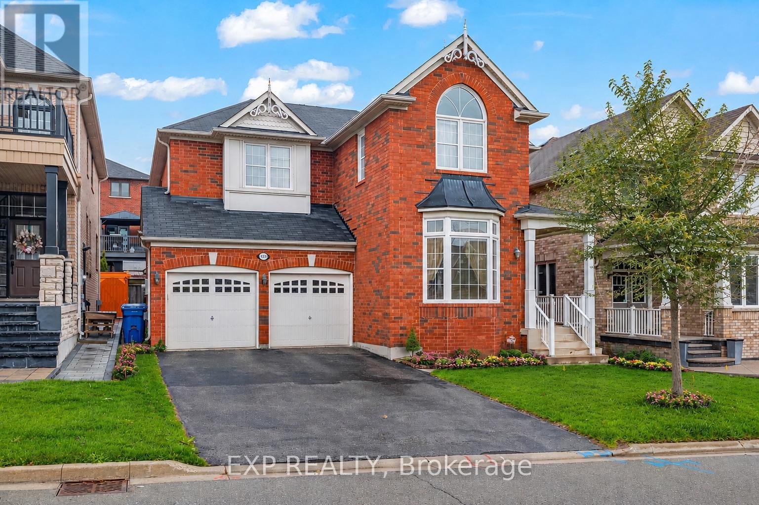323 CHERYL MEWS BOULEVARD, Newmarket, Ontario