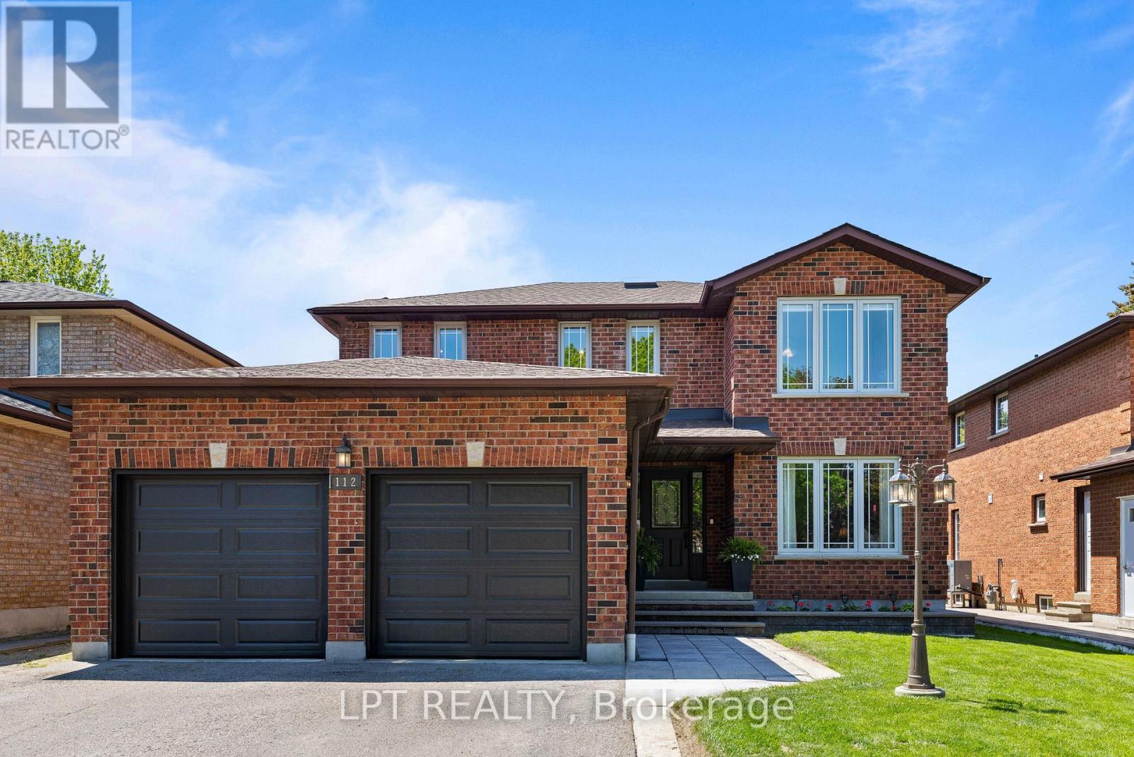 112 DORIS CRESCENT, Newmarket, Ontario