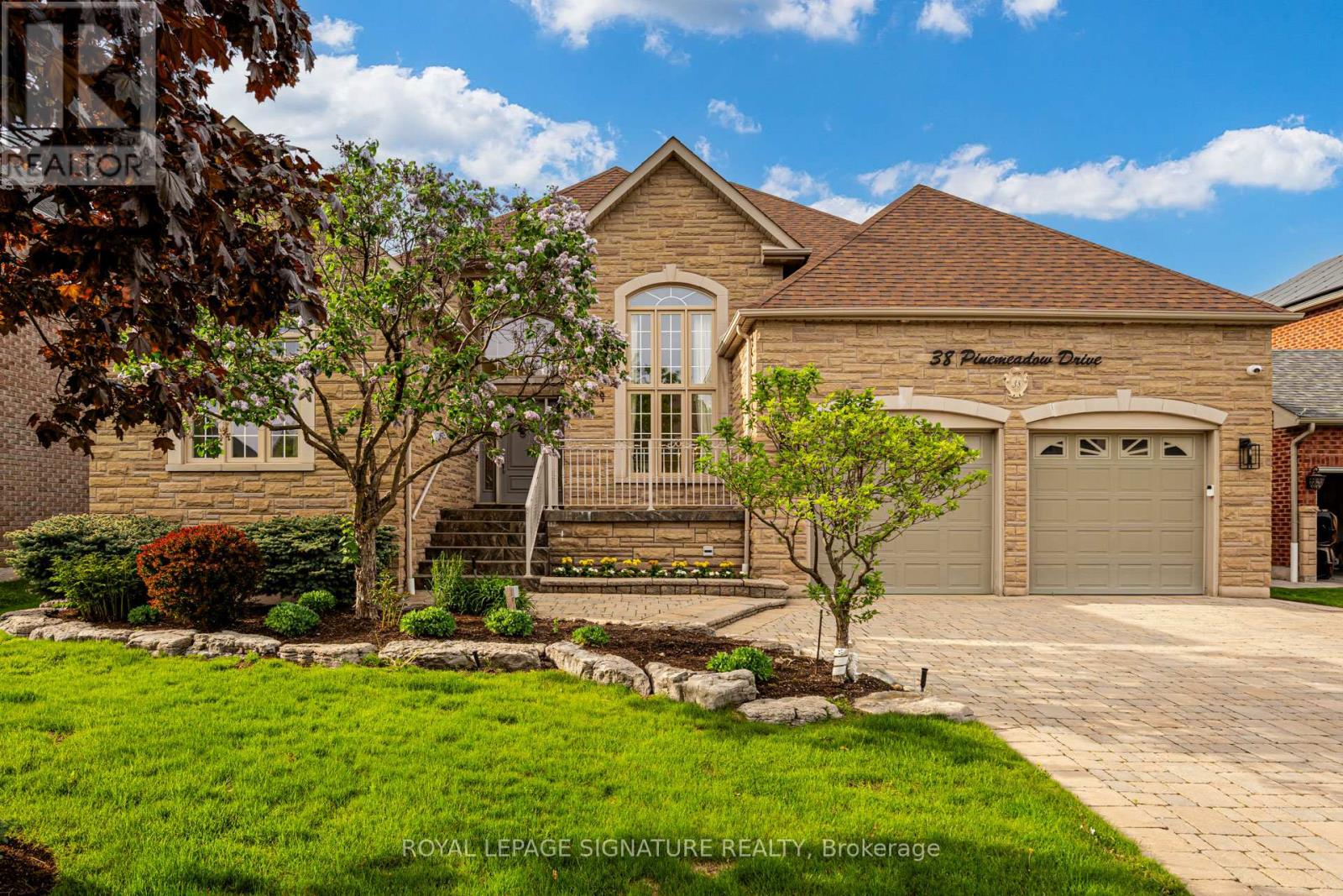 38 PINEMEADOW DRIVE, Vaughan, Ontario