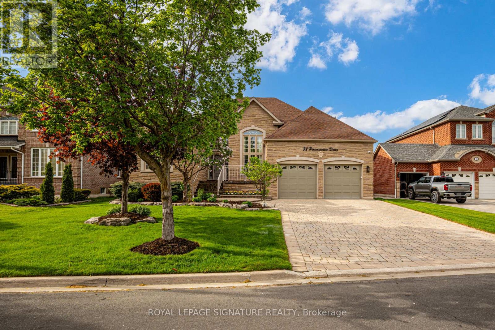 38 Pinemeadow Drive, Vaughan, Ontario  L4L 9C5 - Photo 2 - N13207120