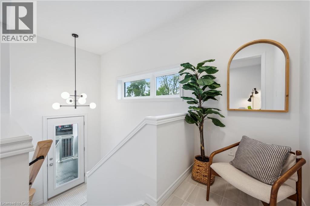2 Sora Lane, Guelph, Ontario  N1E 0T4 - Photo 3 - 40819143