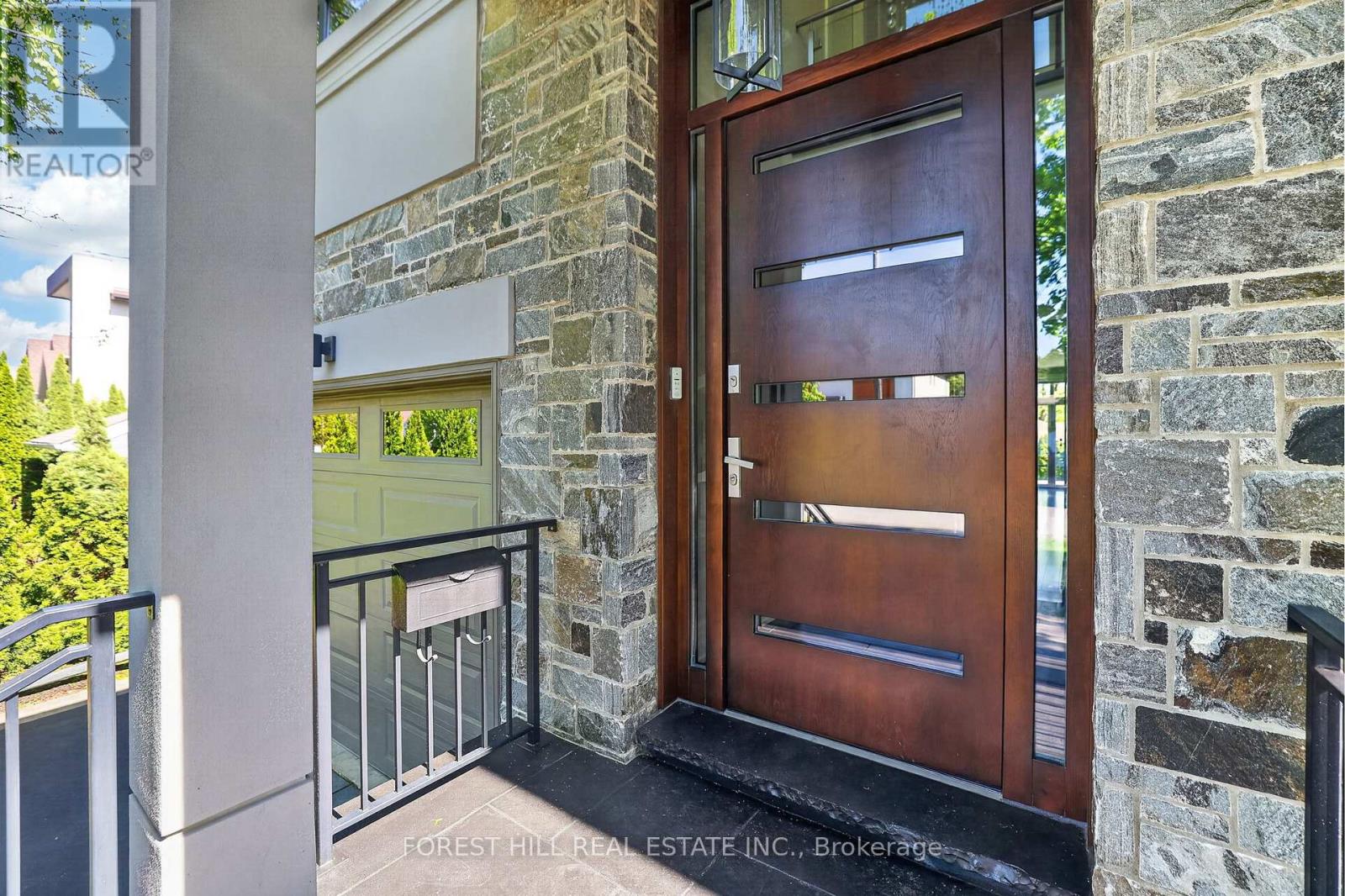 51 Greenfield Drive, Toronto, Ontario  M9B 1H2 - Photo 2 - W13206976