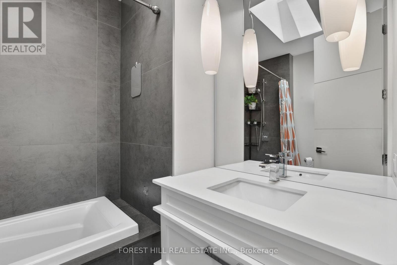 51 Greenfield Drive, Toronto, Ontario  M9B 1H2 - Photo 28 - W13206976