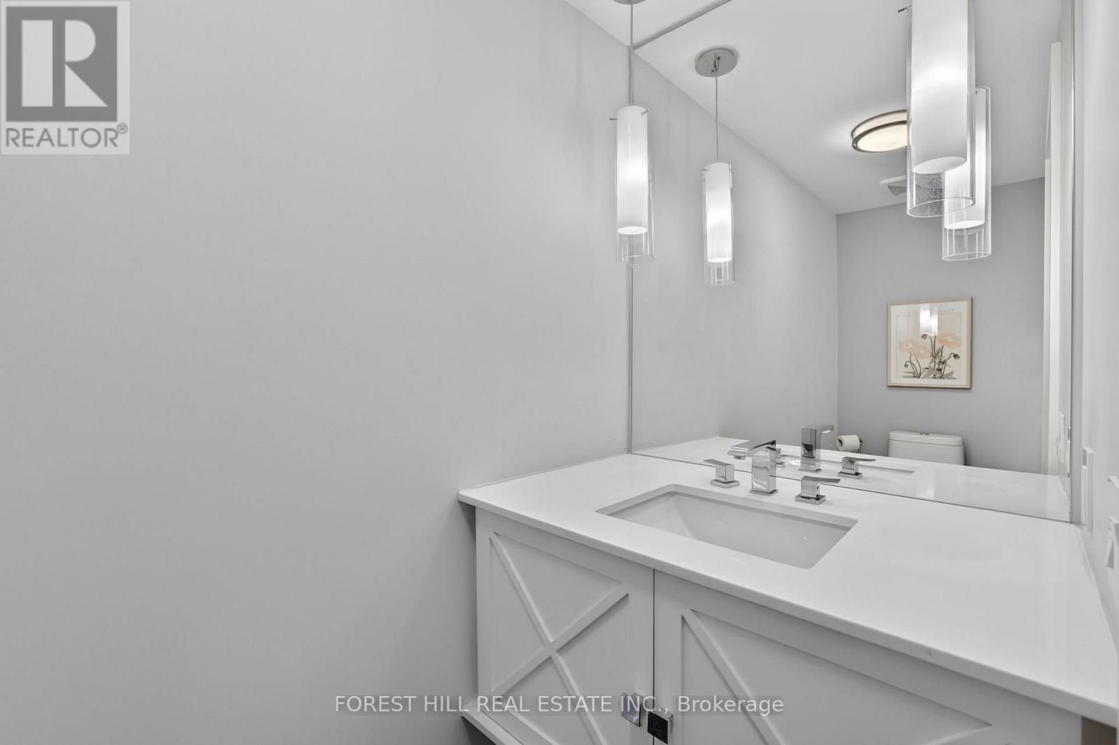 51 Greenfield Drive, Toronto, Ontario  M9B 1H2 - Photo 6 - W13206976