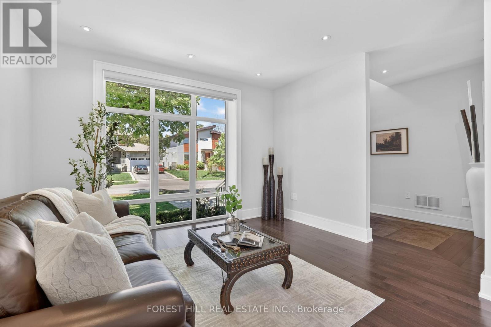 51 Greenfield Drive, Toronto, Ontario  M9B 1H2 - Photo 7 - W13206976