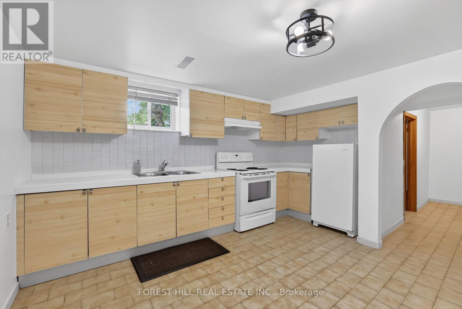 11 Fairweather Road, Toronto, Ontario  M6M 4C8 - Photo 17 - W13206982