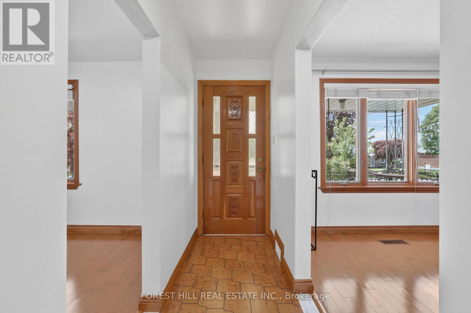 11 Fairweather Road, Toronto, Ontario  M6M 4C8 - Photo 2 - W13206982