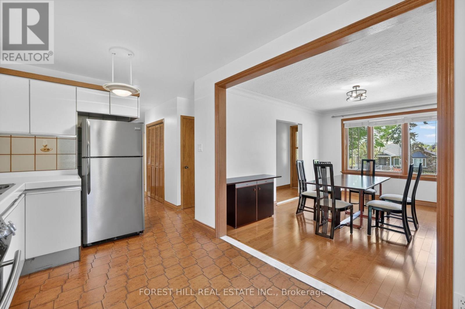 11 Fairweather Road, Toronto, Ontario  M6M 4C8 - Photo 7 - W13206982