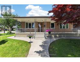 11 FAIRWEATHER ROAD, Toronto, Ontario