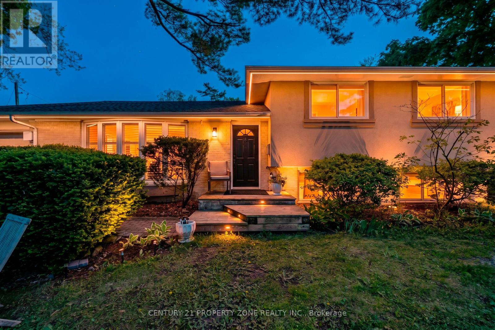 294 Cheltenham Road, Burlington, Ontario  L7L 4H7 - Photo 1 - W13207020