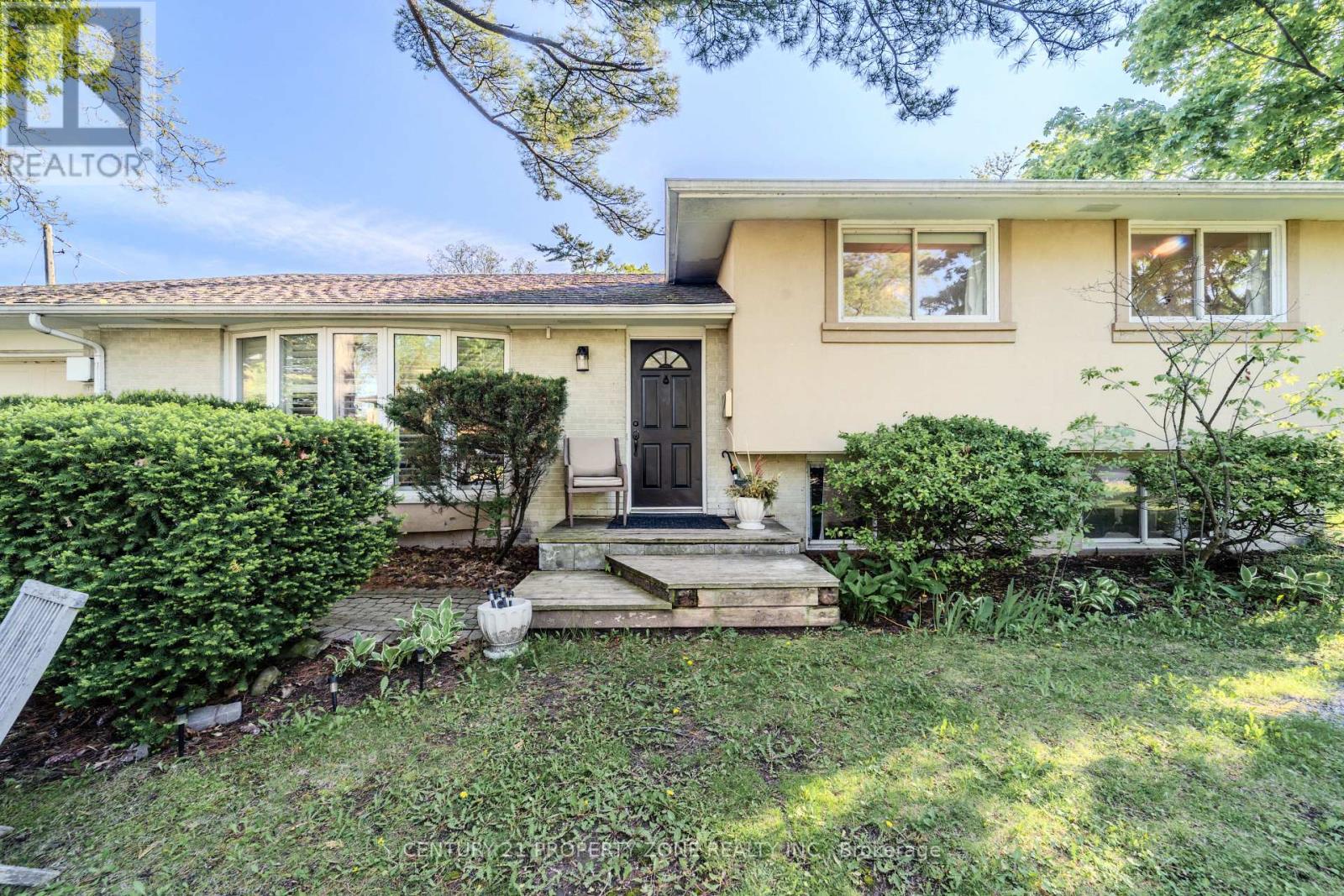 294 Cheltenham Road, Burlington, Ontario  L7L 4H7 - Photo 2 - W13207020