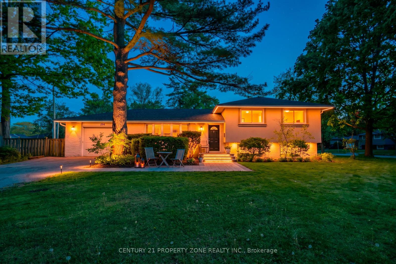 294 Cheltenham Road, Burlington, Ontario  L7L 4H7 - Photo 3 - W13207020
