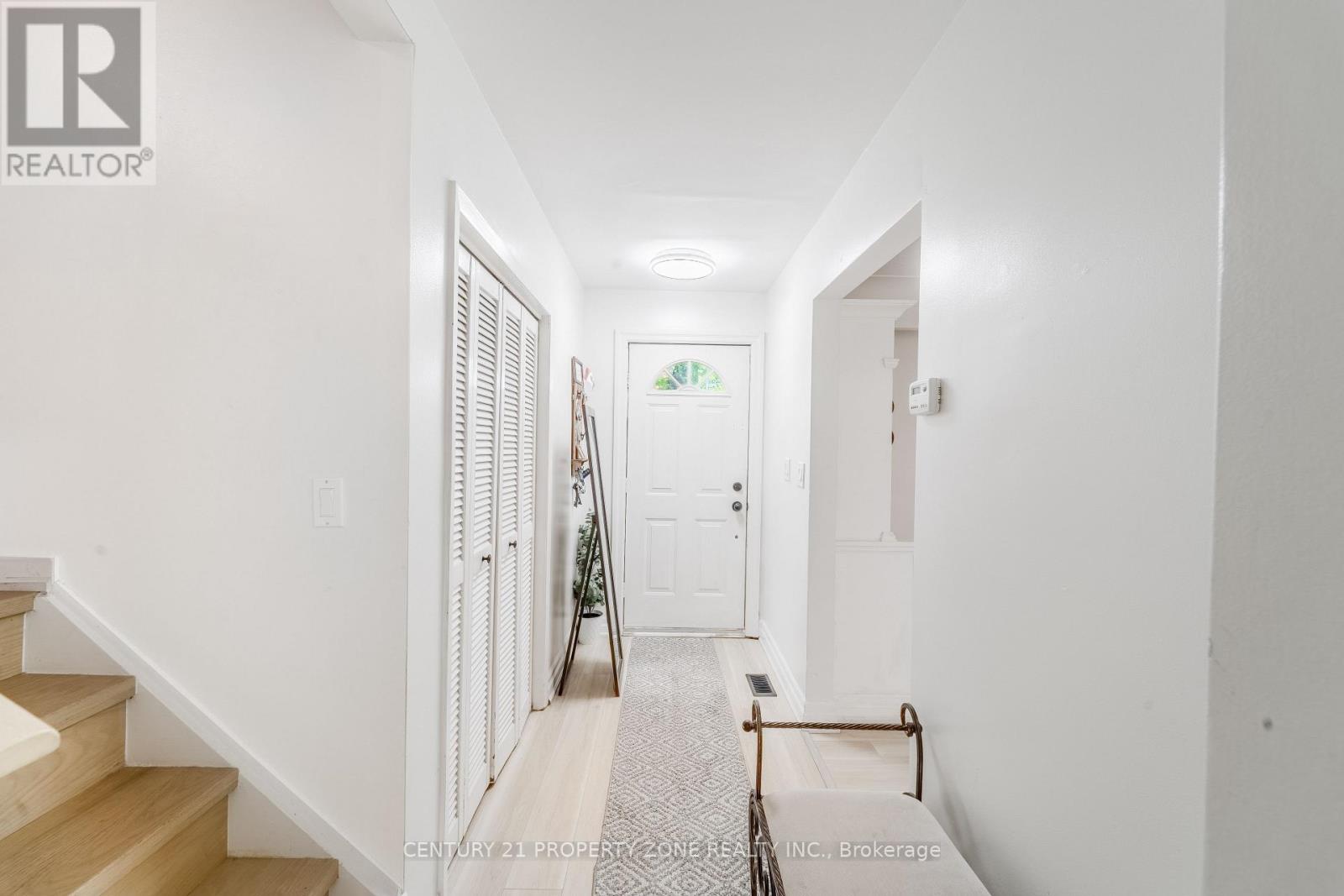 294 Cheltenham Road, Burlington, Ontario  L7L 4H7 - Photo 6 - W13207020