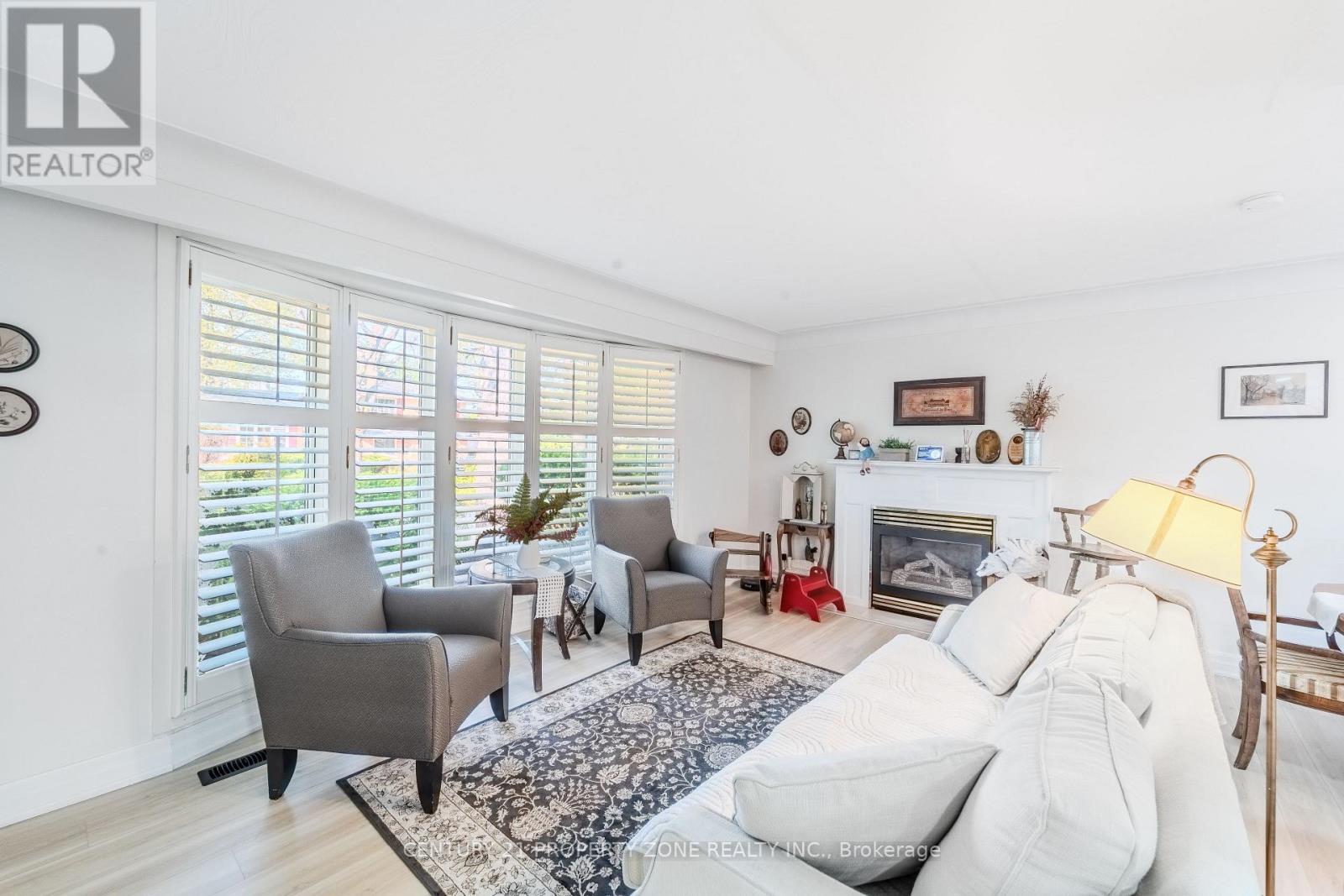 294 Cheltenham Road, Burlington, Ontario  L7L 4H7 - Photo 8 - W13207020