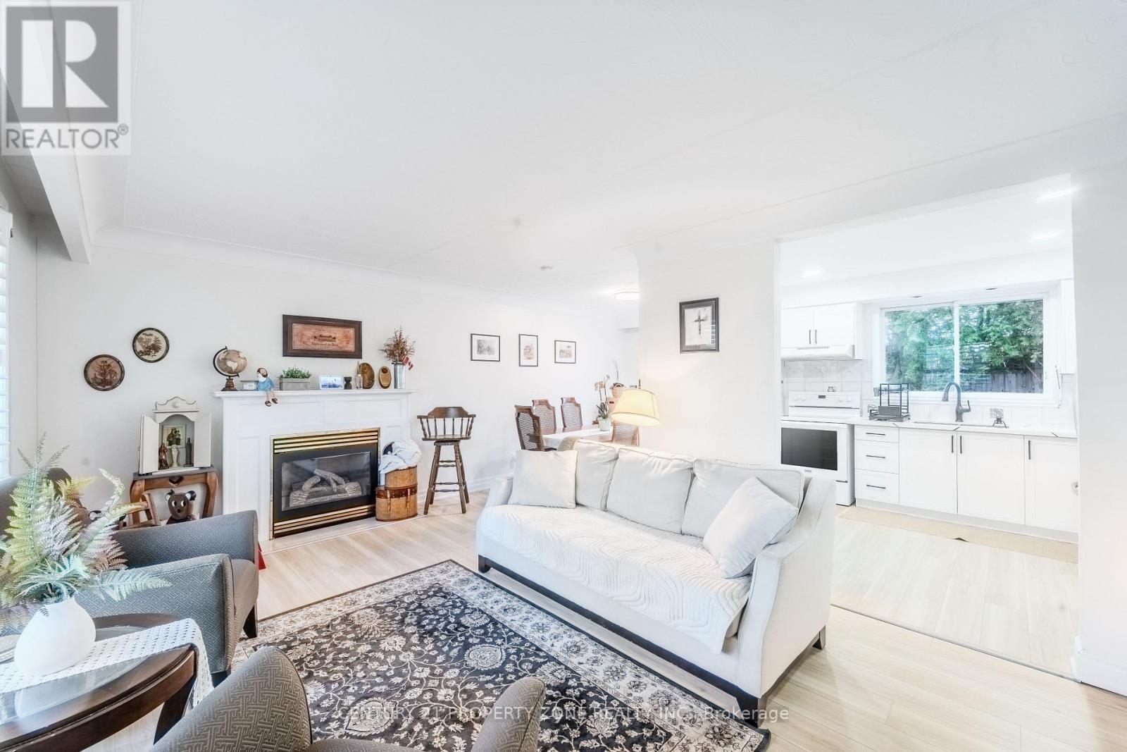 294 Cheltenham Road, Burlington, Ontario  L7L 4H7 - Photo 9 - W13207020