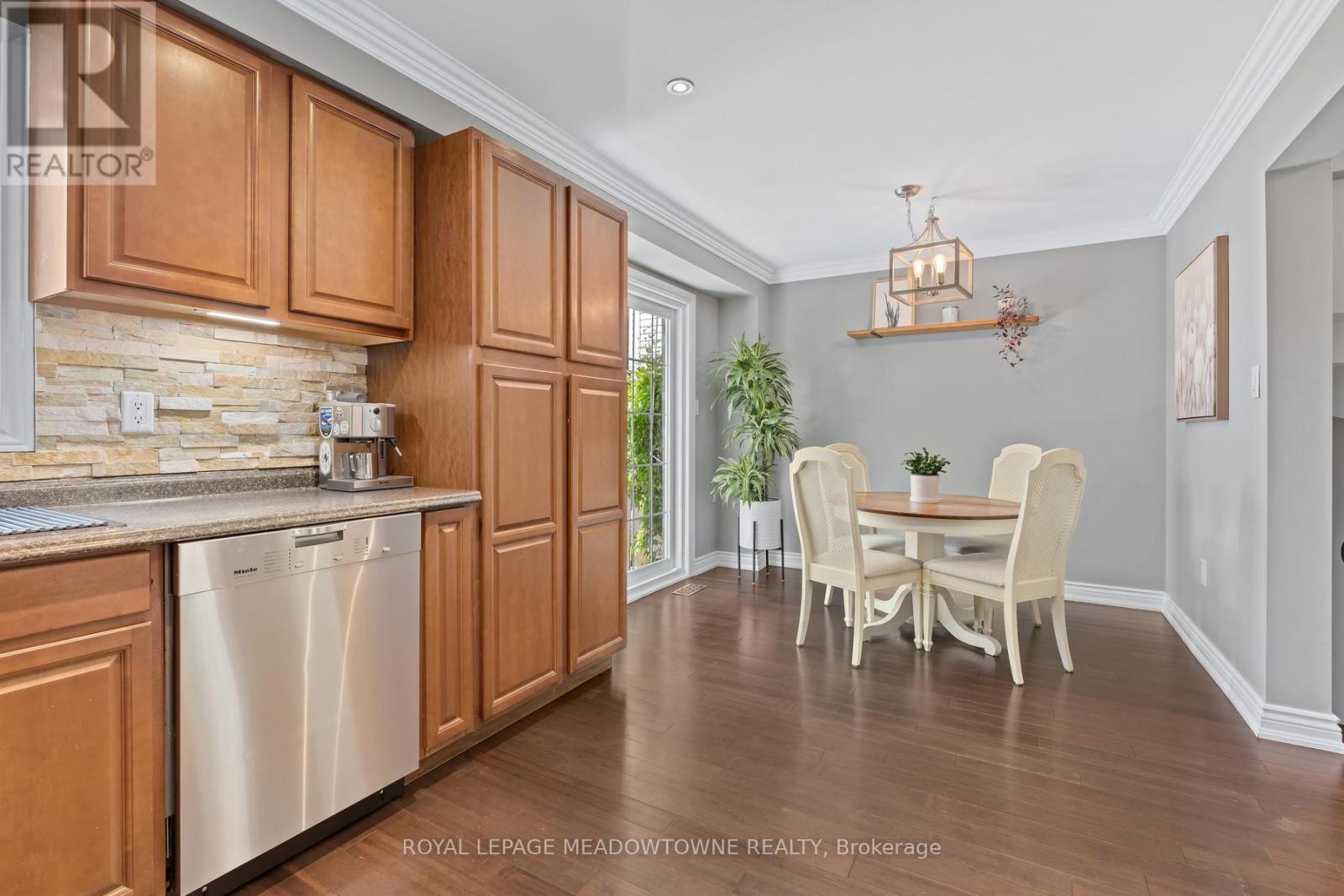 7 Preston Street, Halton Hills, Ontario  L7G 5T3 - Photo 14 - W13207056