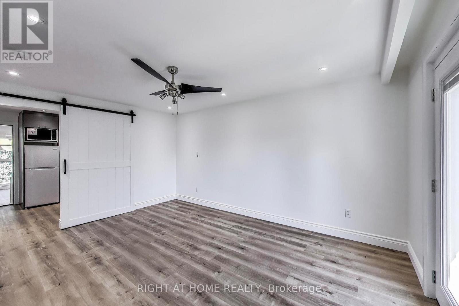 (Upper Level) 433 Martin Grove Road, Toronto, Ontario  M9B 4M3 - Photo 10 - W13207094