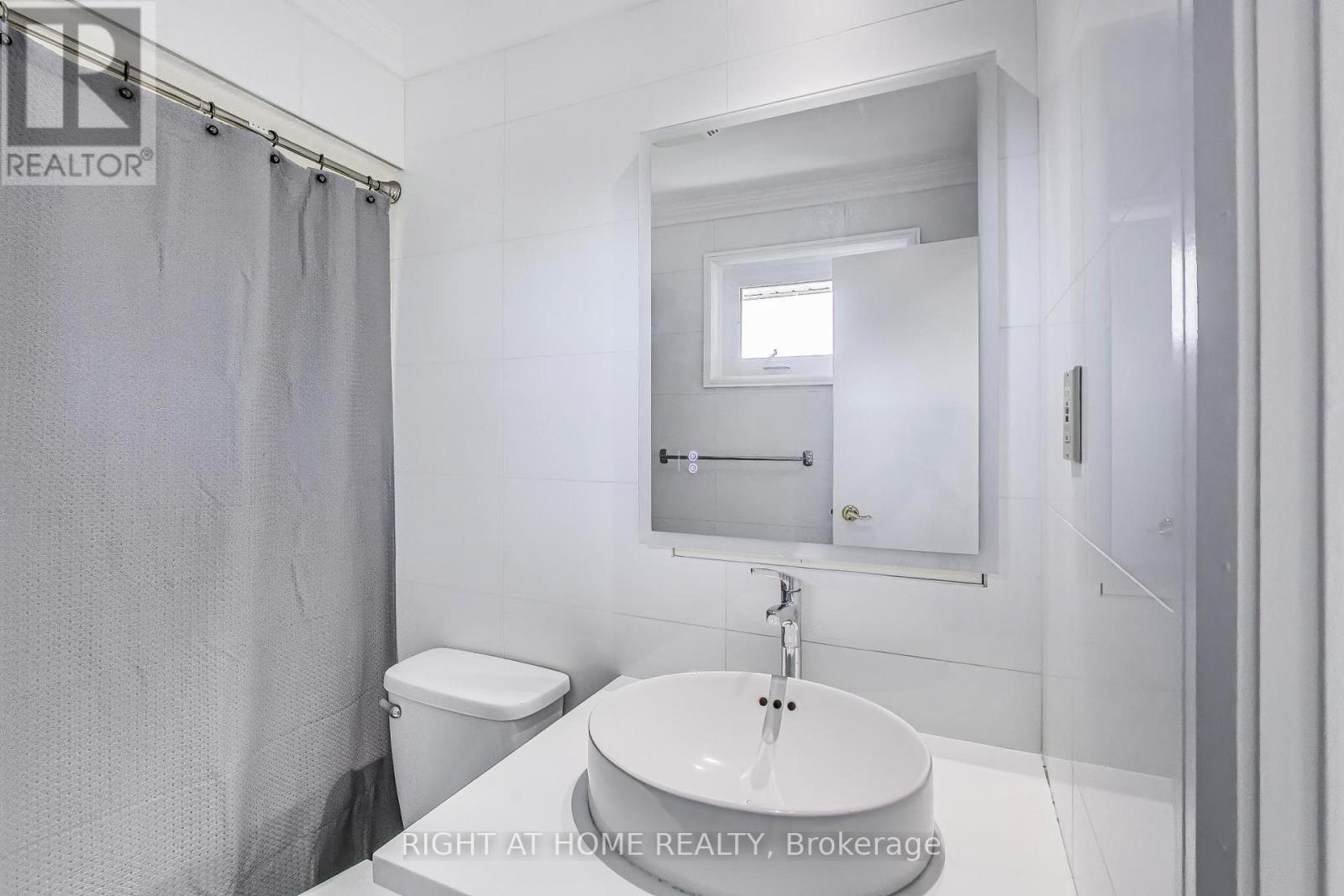(Upper Level) 433 Martin Grove Road, Toronto, Ontario  M9B 4M3 - Photo 13 - W13207094