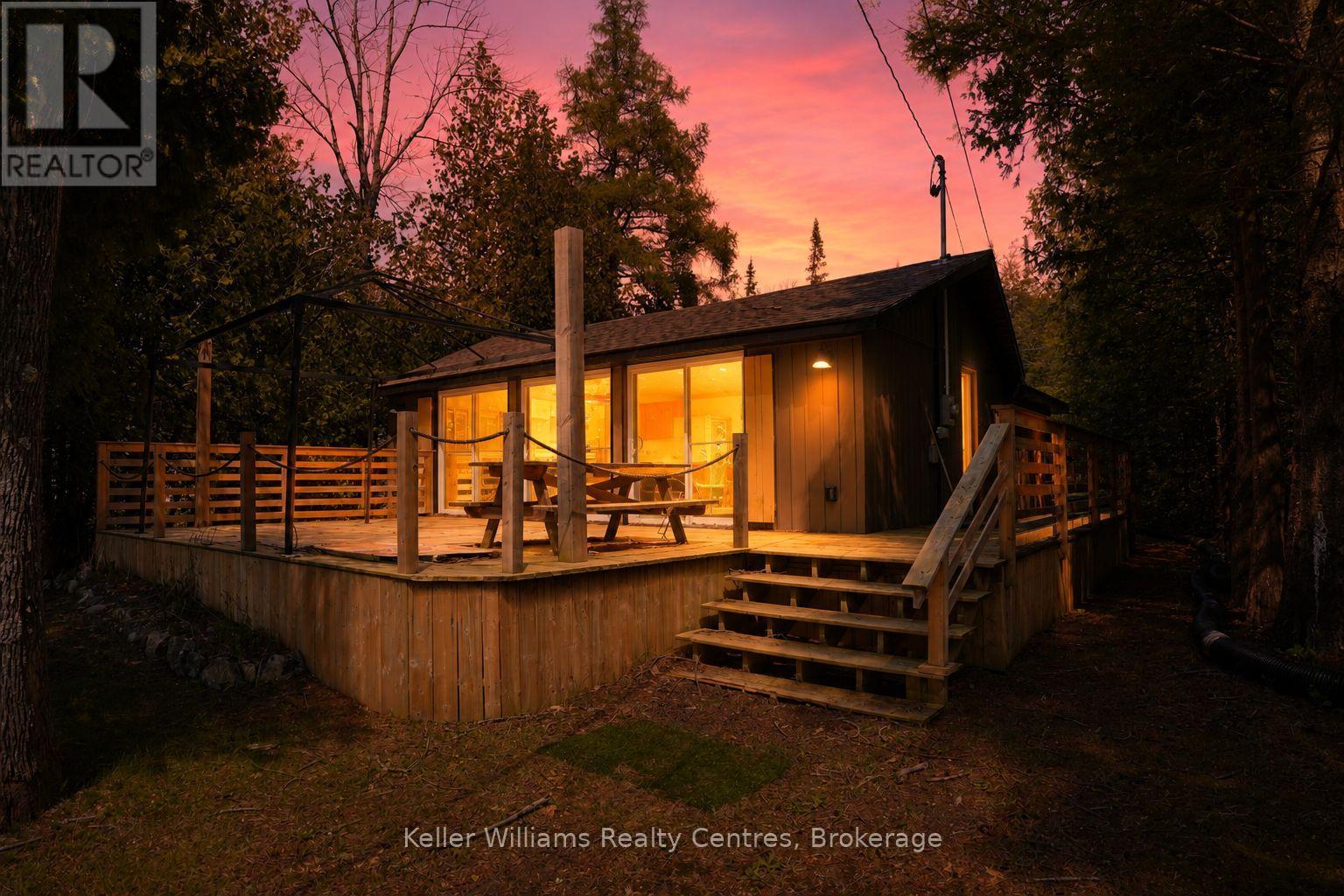 77 Shoreline Avenue, South Bruce Peninsula, Ontario  N0H 2T0 - Photo 1 - X12901538