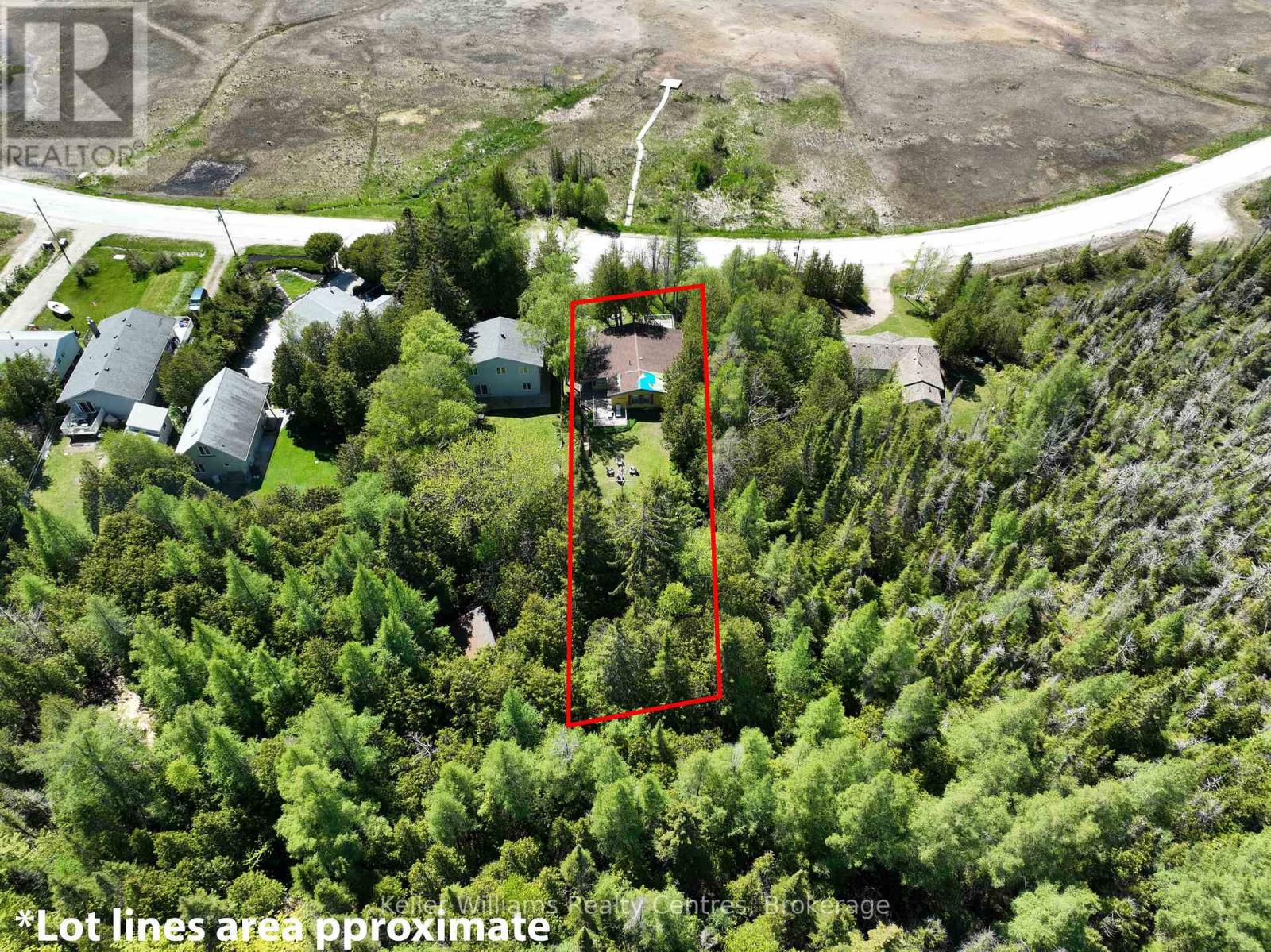 93 Shoreline Avenue, South Bruce Peninsula, Ontario  N0H 2T0 - Photo 4 - X12901554
