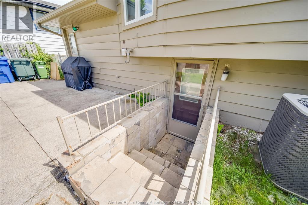 10572 Palms, Windsor, Ontario N8R 2E8 - Photo 38 - 26011917